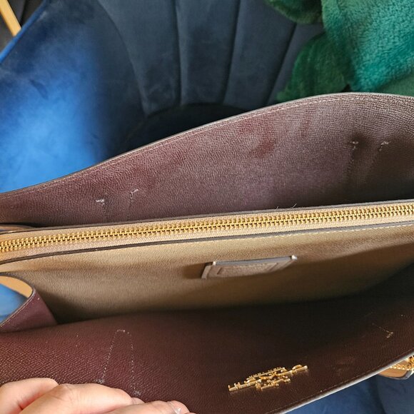 Coach Shoulder Bag in Beautiful Nude Shade - Picture 3 of 9